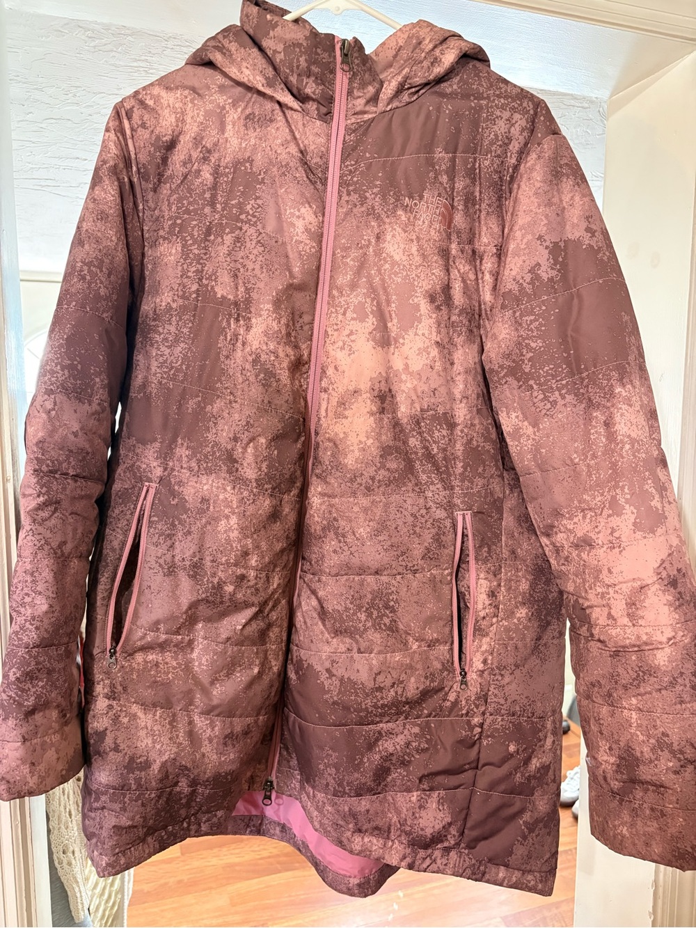 The North Face Women's Hooded Puffer Jacket in Rose Mauve Print XXL